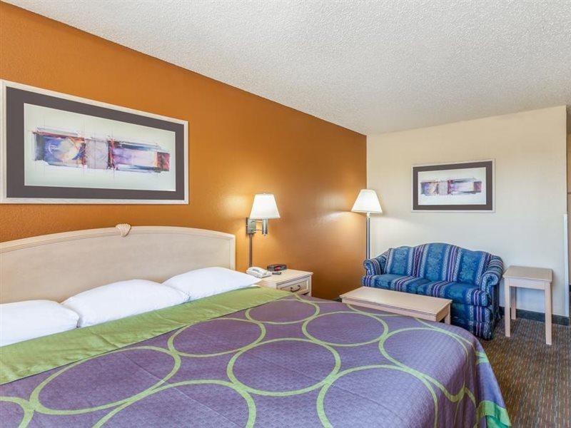 Super 8 By Wyndham Charlotte/Amusement Park Area Ξενοδοχείο Εξωτερικό φωτογραφία