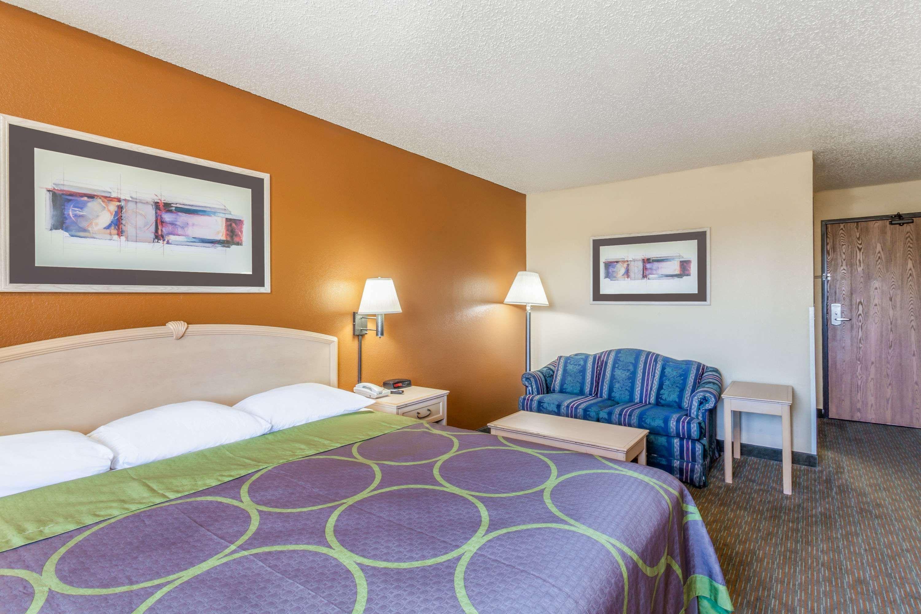 Super 8 By Wyndham Charlotte/Amusement Park Area Ξενοδοχείο Εξωτερικό φωτογραφία