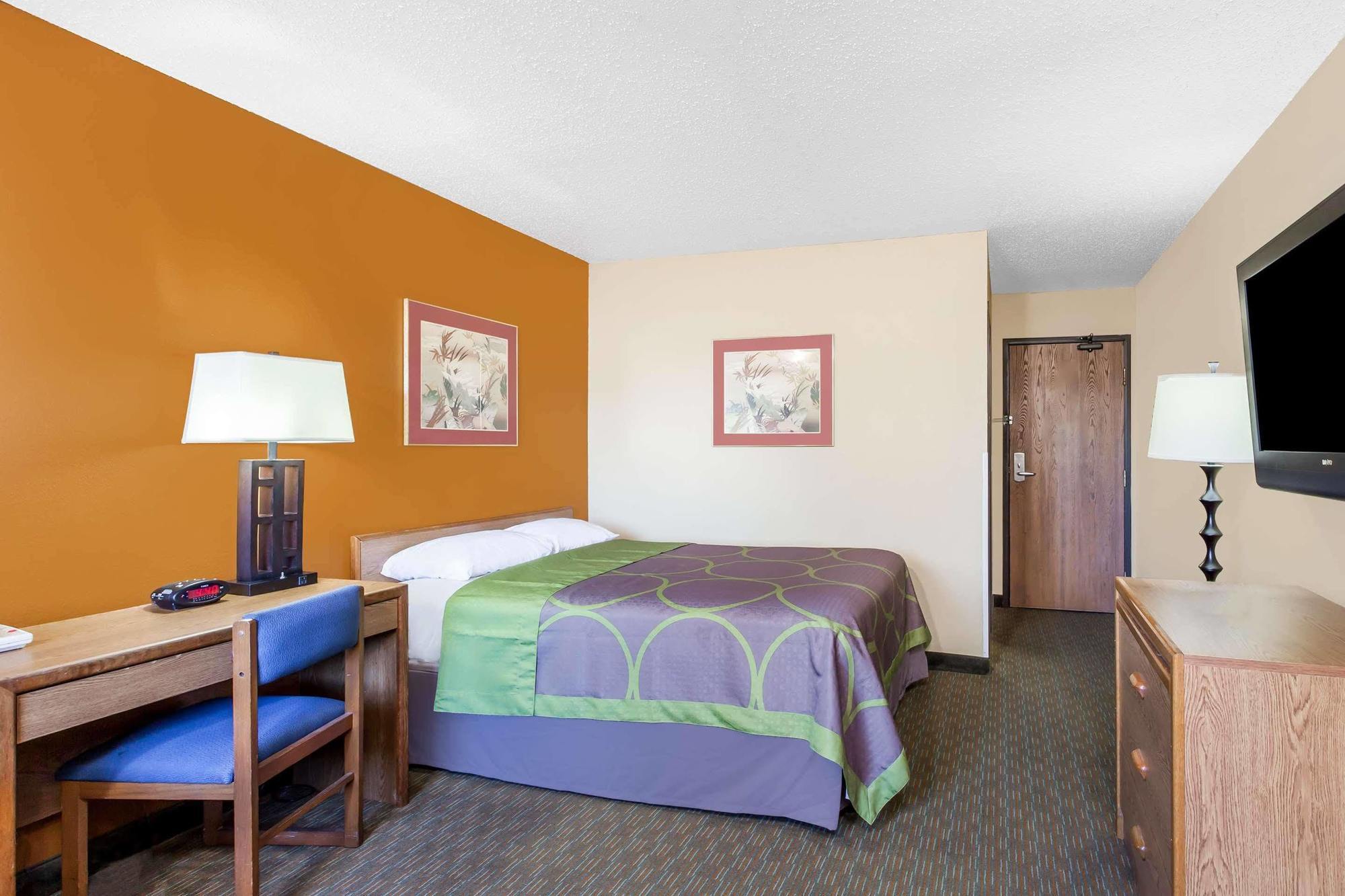 Super 8 By Wyndham Charlotte/Amusement Park Area Ξενοδοχείο Εξωτερικό φωτογραφία